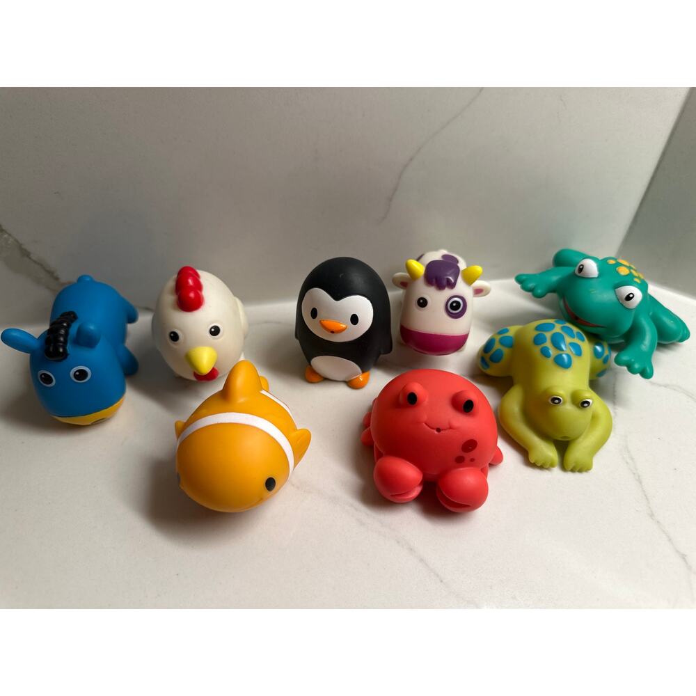 8 Assorted Plastic Water Bath Toys Cows Chicken Crab Fish Penguin Frogs